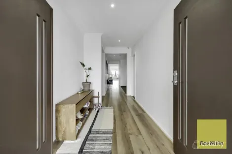 Property photo of 26 Roehampton Drive Strathtulloh VIC 3338