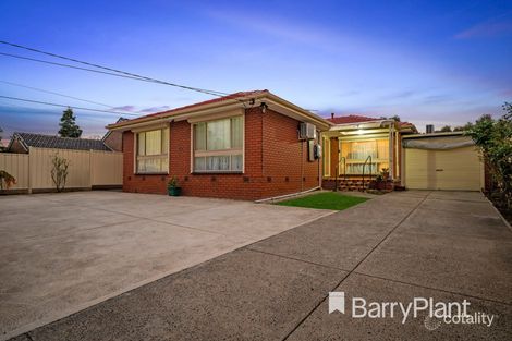 Property photo of 32 Charlbury Grove St Albans VIC 3021