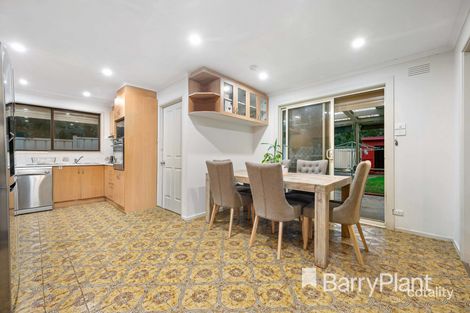 Property photo of 32 Charlbury Grove St Albans VIC 3021