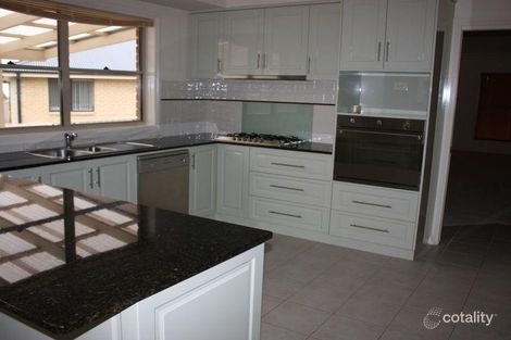 Property photo of 15 Dobell Place Lloyd NSW 2650