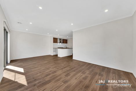 Property photo of 30 Lexington Parade Berwick VIC 3806