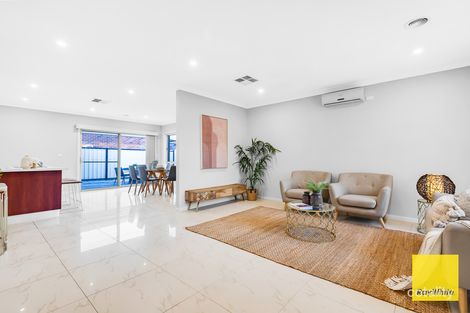 Property photo of 1/20 Vanderbilt Avenue Truganina VIC 3029