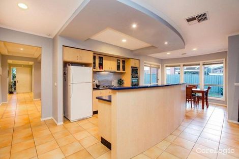 Property photo of 4 Sidney Place Caroline Springs VIC 3023