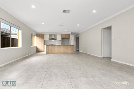 Property photo of 17 Olivine Road Treeby WA 6164