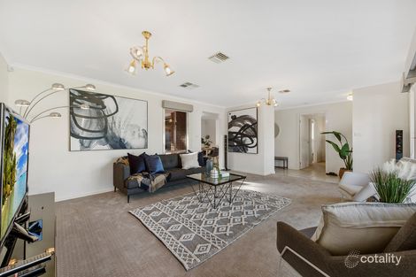 Property photo of 8 Hanslow Way Taylors Lakes VIC 3038