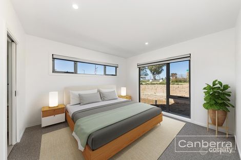 Property photo of 32 Jill Landsberg Terrace Strathnairn ACT 2615