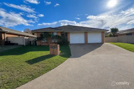 27/27a Candlebark Cl, West Nowra, NSW 2541
