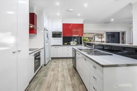 Property photo of 7 Hillcrest Avenue Wynnum QLD 4178