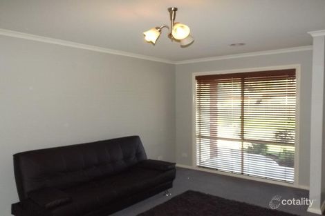 Property photo of 18 Brooke Court Pakenham VIC 3810