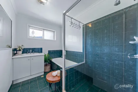Property photo of 30 Sandpiper Crescent Jubilee Pocket QLD 4802