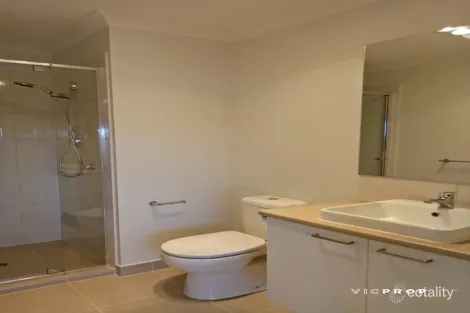 Property photo of 14 Abalone Walk Tarneit VIC 3029