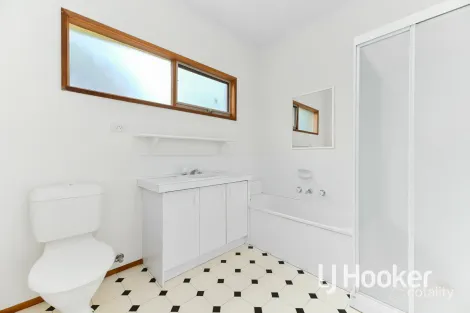 Property photo of 42 Parman Avenue Pakenham VIC 3810