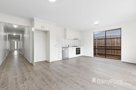 Property photo of 10/4 Mantello Drive Werribee VIC 3030