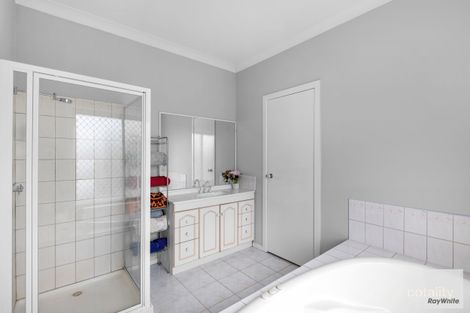 Property photo of 7 Manerlong Walk Sydenham VIC 3037
