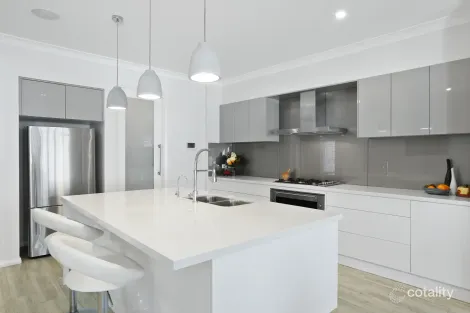Property photo of 21 Deltaview Avenue Haywards Bay NSW 2530