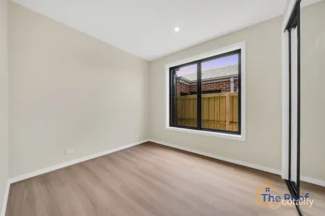 Property photo of 3 Aristides Crescent Thornhill Park VIC 3335