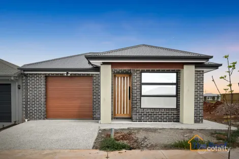 Property photo of 3 Aristides Crescent Thornhill Park VIC 3335