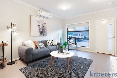 Property photo of 35 Zeta Circuit Cranbourne North VIC 3977