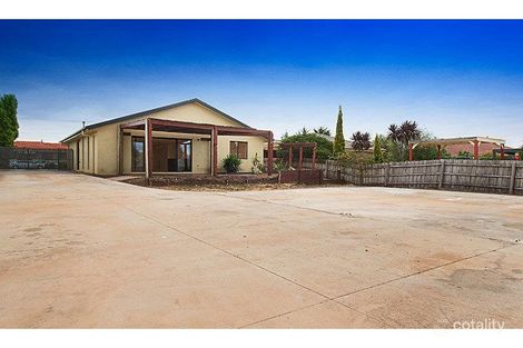 Property photo of 62 Hotham Crescent Hoppers Crossing VIC 3029