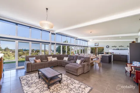 1 Thomas Ct, Seabird, WA 6042