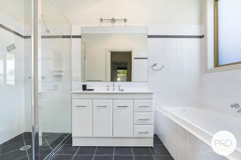 Property photo of 2 Laffertys Walk East Albury NSW 2640