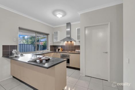 Property photo of 10 Cheltenham Close Craigieburn VIC 3064