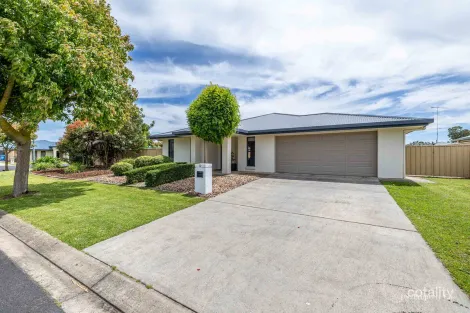 Property photo of 32 Willow Avenue Mount Gambier SA 5290