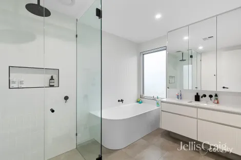 Property photo of 1/81 Mountain View Road Montmorency VIC 3094