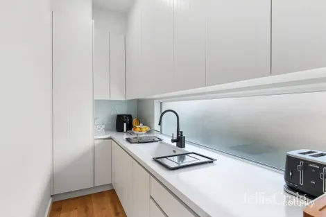 Property photo of 1/81 Mountain View Road Montmorency VIC 3094