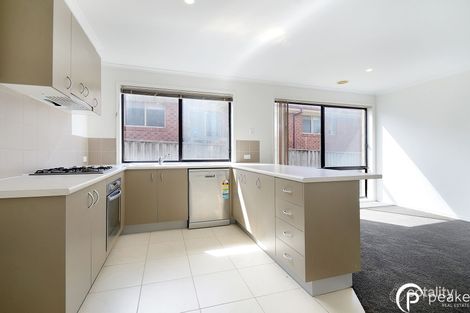 Property photo of 101 Robinswood Parade Narre Warren South VIC 3805
