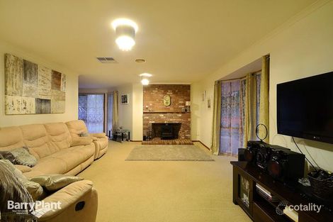 Property photo of 12 Dundee Court Pakenham VIC 3810