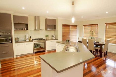 Property photo of 16 Holly Court Gowanbrae VIC 3043