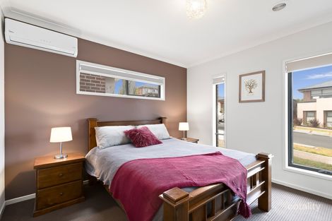 Property photo of 7 Kingbird Crescent Doreen VIC 3754