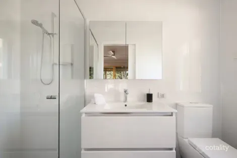 Property photo of 104 Swanton Drive Mudgeeraba QLD 4213