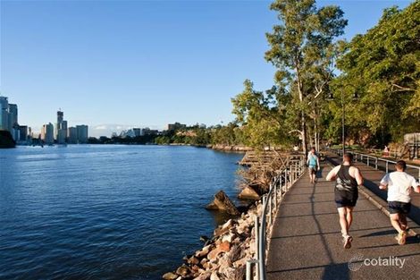 Property photo of 10 Goodwin Street Kangaroo Point QLD 4169