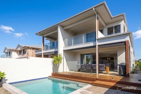 2/10 Vaggelas Cres, Biggera Waters, QLD 4216