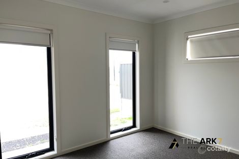 Property photo of 18 Jester Drive Cobblebank VIC 3338