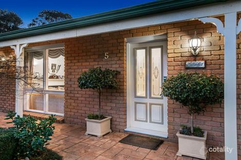 Property photo of 5 El Greco Court Scoresby VIC 3179