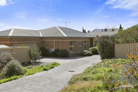 Property photo of 2/1 The Terrace Kennington VIC 3550