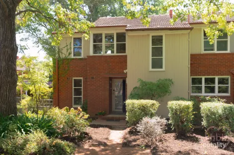 Property photo of 2 Amaroo Street Reid ACT 2612