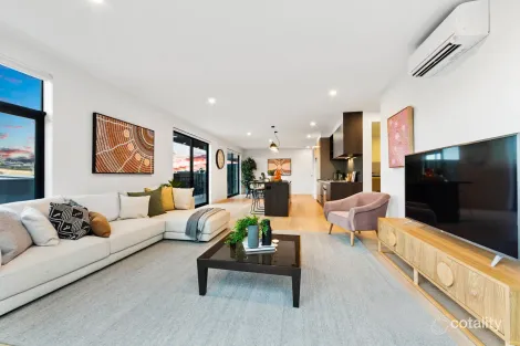 Property photo of 30 Lorikeet Court Sunshine North VIC 3020