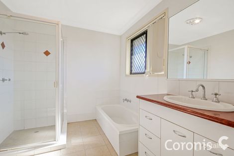 Property photo of 1/27 Oatland Crescent Holland Park West QLD 4121