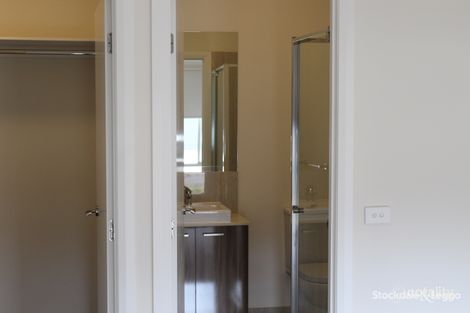Property photo of 14 Newbury Street Pakenham VIC 3810