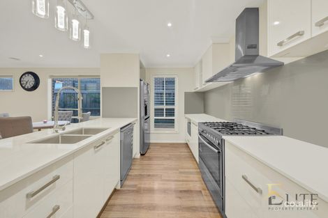 Property photo of 6 Wistow Chase Wollert VIC 3750