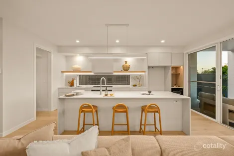 Property photo of 13 Perry Place Biggera Waters QLD 4216