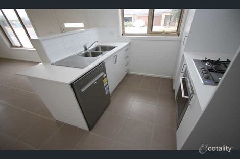 Property photo of 33 Domain Way Craigieburn VIC 3064