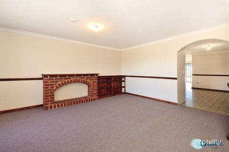 Property photo of 5 Burleigh Court Waikiki WA 6169