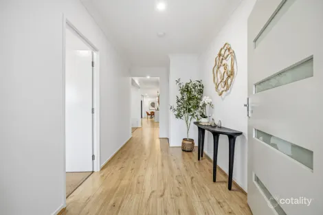 Property photo of 19 Cocos Crescent Banya QLD 4551