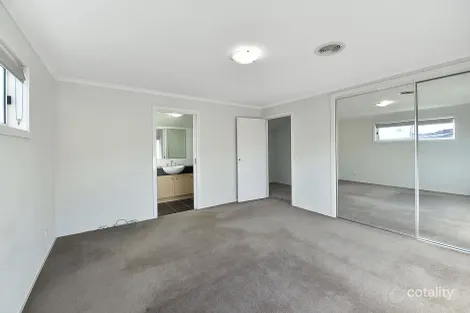 Property photo of 28 Seggan Circle Gowanbrae VIC 3043