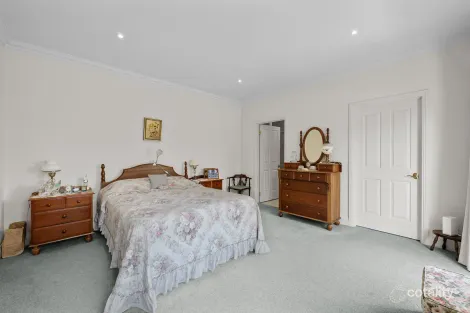 Property photo of 2A Cavell Court Beaumaris VIC 3193